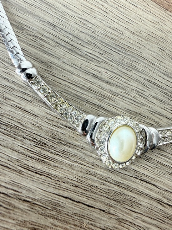 Statement Silver Toned Rhinestone Necklace Large Faux Pearl Snake Chain - Picture 9 of 13